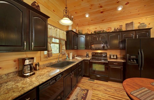 Gatlinburg Cabin | Ever After: Amazing Views, Hot Tub, Close to Town
