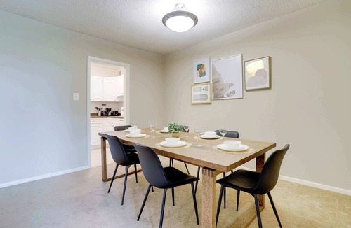 Aurora Highlands Apartment | Executive Apt w/Gym & Comfort