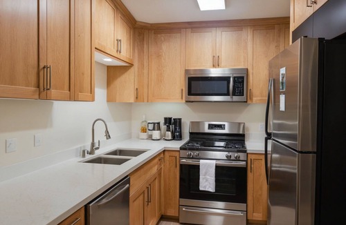 Sawtelle Apartment | Executive Suites near Santa Monica