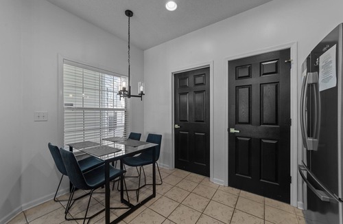 Red Hill House | "Expansive 3-bedroom Golf Villa for 12 at renowned Legends Golf Course."
