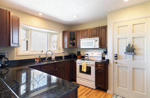 Wolf Laurel House | Expansive Deck + Covered Porch + Forest Views | 20 Min to Asheville | Ash Vale
