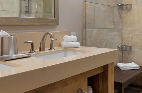Avon Resort | Experience Mountain Luxury and Family Fun at Wyndham Resort at Avon- 2 Bd. Pres