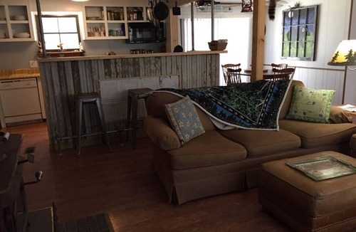 Cedar Mountain House | Explore Nearby Waterfalls & Epic Mountain Biking — Relax in a Pet-Friendly Home!