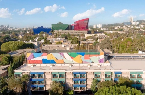 Tri-West Apartment | Explore the Best of West Hollywood! 2 Big Units with Private Kitchenettes! Pool!
