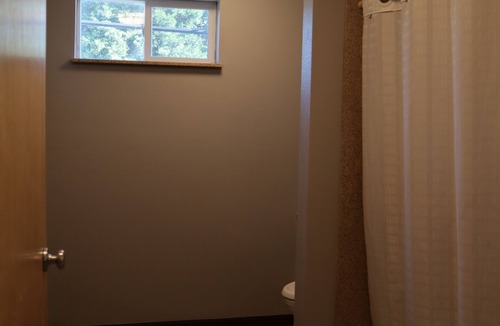 West Eugene Hotel | Express Inn & Suites