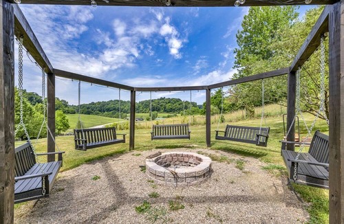 Ava Cabin | Exquisite Cabin with Amazing Interior and Exterior in Sarahsville, Ohio