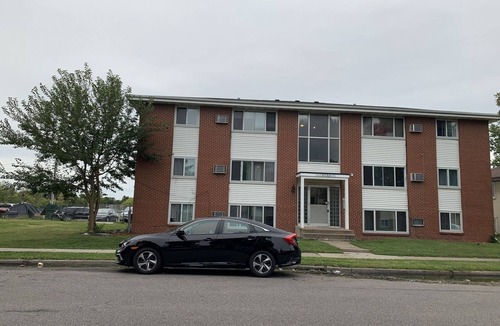 Wenonah Apartment | Extended Stay 2 Bedroom Apt near airport & MOA - Main level
