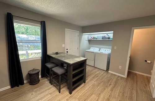 Hickory Apartment | Extended Stay NE Hickory 2 Bed, 1.5 Bath, Workspace, Washer Dryer,