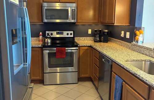 Geneva-on-the-Lake Condo | Family Friendly 2br/2ba Lakefront Condo sleeps 6-pool/beach-rent 3/4th free-ask