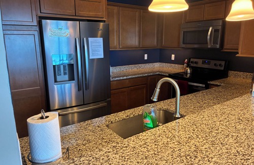 Geneva-on-the-Lake Condo | Family Friendly 2br/2ba Lakefront Condo sleeps 6-pool/beach-rent 3/4th free-ask