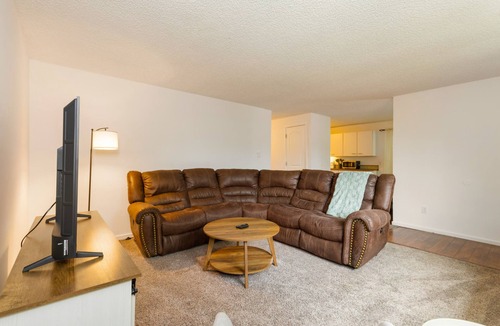 Picnic Point-North Lynnwood House | Family-friendly 2BR Duplex Garage Backyard