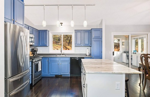 Eagan House | Family-Friendly 4-Bed Retreat. Entire home in Eagan, Minnesota, United States