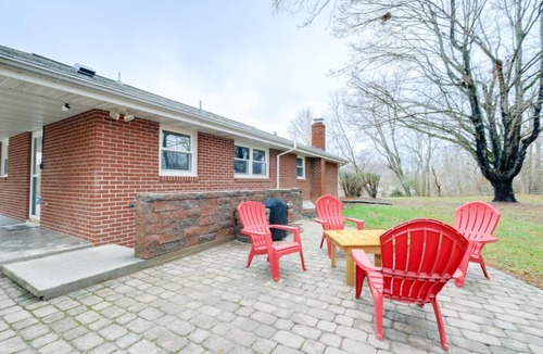 Blacksburg House | Family-Friendly Blacksburg Retreat w/Playground!