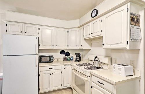 New Holland House | Family Home w/WiFi, 14 Mi to Dutch Wonderland!