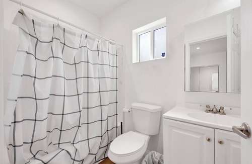 Los Angeles Cottage | Fantastic studio-suite cottage with AC near SoFi Stadium