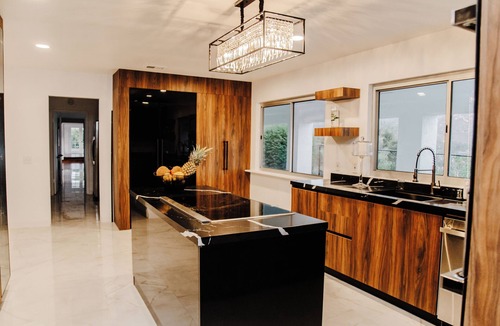 North Broadway House | MAJOR INTERNATIONAL SPORTING EVENT 2026 Luxury Estate Sleeps 10+ Private Shuttle to San Diego & LA Matches