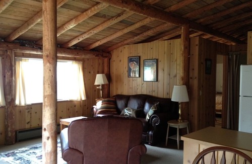 Scottsburg Cabin | Fish, hunt or relax - Riverfront Cozy 2bd Cabin on Umpqua River fenced 1.5 acres