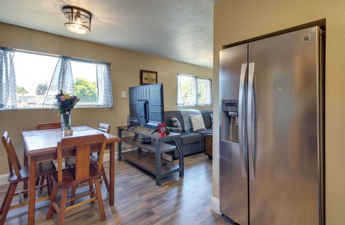 Coos Bay Cabin | Fish On-Site & Explore Coos Bay! Creekfront Cabin