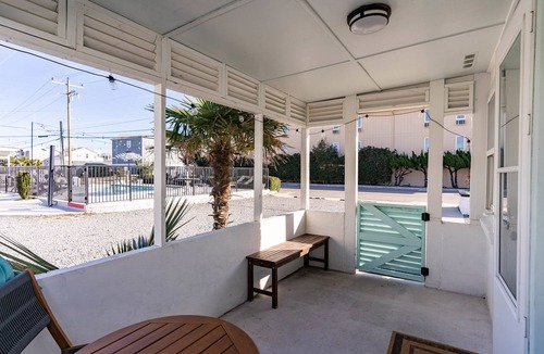 Kure Beach Cottage | Fort Fisher Flat~ Cottages @ Kure~ Beach, Fishing, Pool, Walk to Pier
