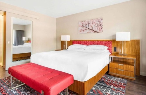 West End Hotel | Four 1-Bedroom King Stays w/Kitchenettes | Free Breakfast | 0.5 Mi to Georgetwn