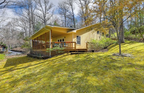Franklin Cottage | Franklin Cabin: Deck With Smoky Mountain Views!