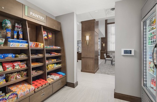 Florence Apartment | Free Breakfast Buffet. Pool. Suite Near Florence Center.
