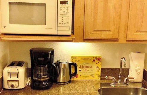 Mountain House Condo | Freshly Remodeled Keystone Studio, Heated Pool, Hot tub, Walk to Gondola!