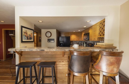 Mountain House Condo | Frostfire on the Beaver Ponds! Top Notch Unit, Walk To Slopes