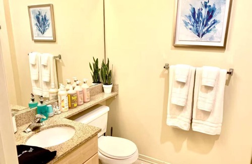 Downtown Apartment | Fully Equipped DTSM Studio, Blocks to Ocean & Pier w/AC