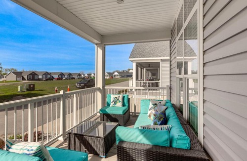 Marblehead House | Furnished Screened Porch: Baypoint Resort Home!