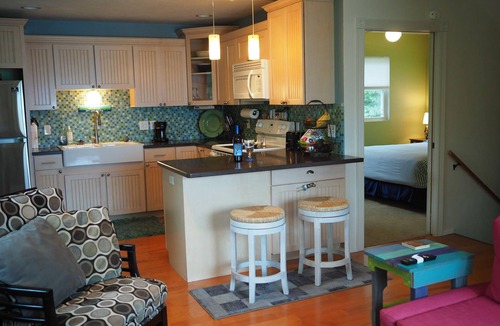 Algoma House | Game day Retreat- Luxury Algoma Lakehouse, 310ft of private shore, Fire pit!