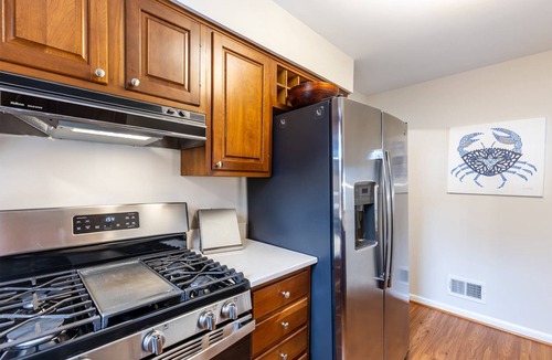 Annapolis House | Game Days & Family Stays at Dog-Friendly Home Near Navy Stadium w Private Fenced-In Yard