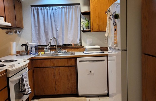 West Lake Stevens House | Garden Sanctuary, Mid-term, Peaceful Lake-town Home