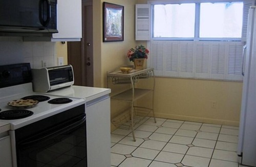 Key West Condo | GATED OCEANFRONT CONDO AT SMATHER'S BEACH