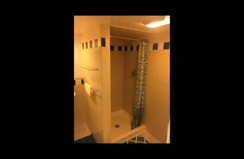 Charles Village House | Gateway en-suite bedroom only one bed next jhu