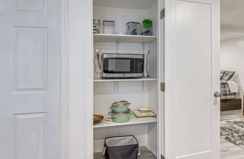 Clinton Apartment | Gateway to DC! Quiet Clinton Apt w/Workspace