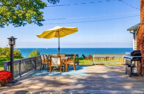 Wilson House | Gateway to Niagara Falls! Home Above Lake Ontario