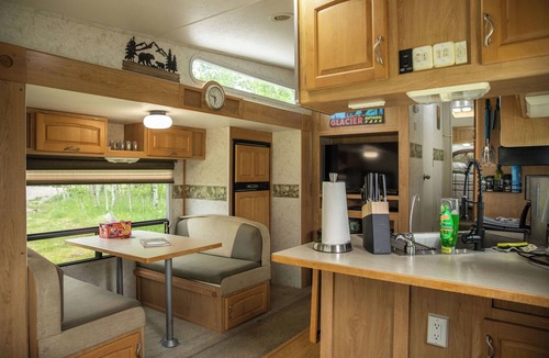 Babb House | Glacier Borealis - Cozy Glamping Trailer Home Overlooking Glacier National Park