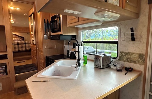 Babb House | Glacier Borealis - Cozy Glamping Trailer Home Overlooking Glacier National Park