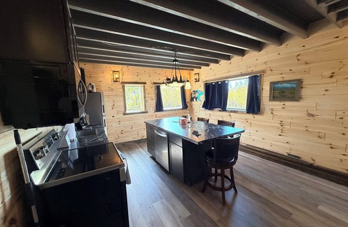 Babb House | Glacier Mirador - A New Forest Fortress overlooking the Glacier National Park