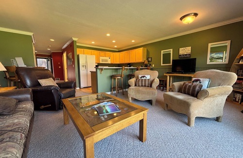 West Glacier Condo | Glacier View Getaway: 2 miles from Park Entrance