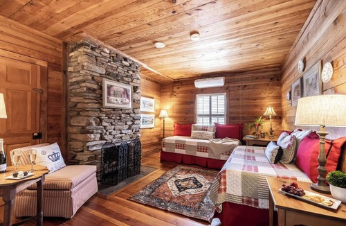 Clarkesville Hotel | Glen-Ella Springs Hotel & Restaurant