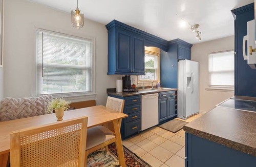 St. Louis Park House | Gorgeous 4-bedroom house with AC in lively Minneapolis