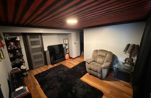 Mansfield House | Gothic Manor. Private home. Whole house. 2-bedroom home with AC and laundry