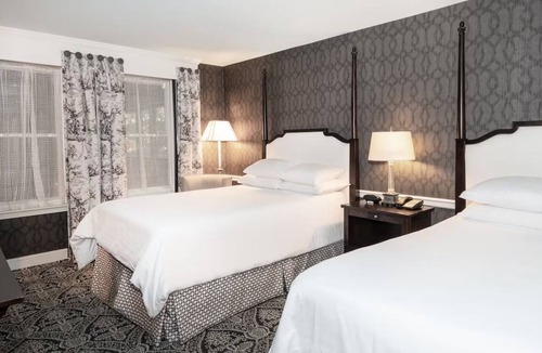 Historic District Hotel | Governor Calvert 2 Double Beds | Historic Inns | Near Naval Academy