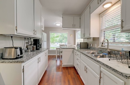 Grants Pass House | Grants Pass Getaway w/Expansive Deck!