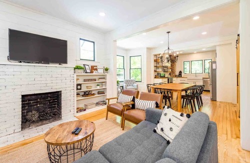 Flat Rock House | Great backyard with firepit, Sleeps 14!