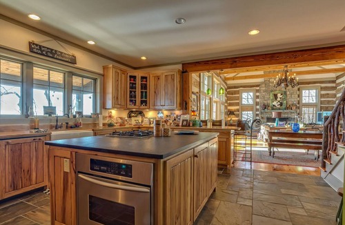 Lynn House | Hawk's View | Tryon Mountain Retreat with Hot Tub & Long-Range Views