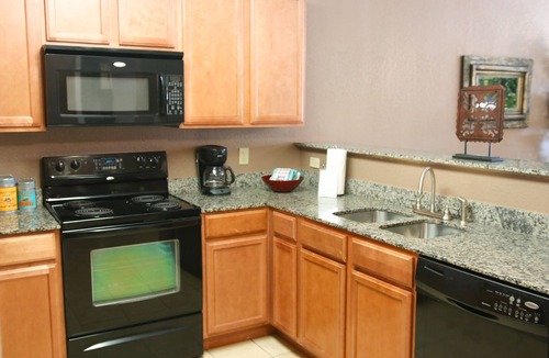 Pigeon Forge Condo | Heart of Pigeon Forge: Ground Level Cozy Condo with Pools & Whirlpool Tub
