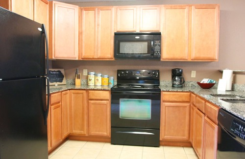 Pigeon Forge Condo | Heart of Pigeon Forge: Ground Level Cozy Condo with Pools & Whirlpool Tub